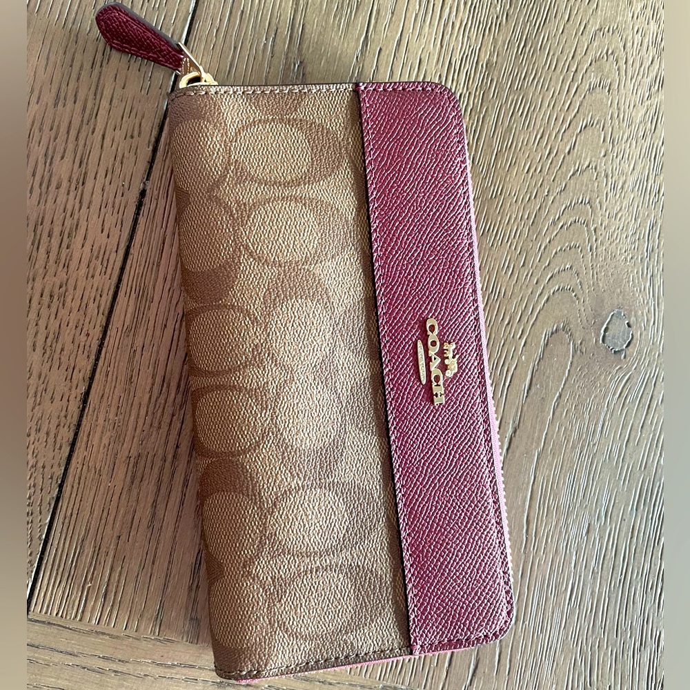 Brand new coach zip up wallet